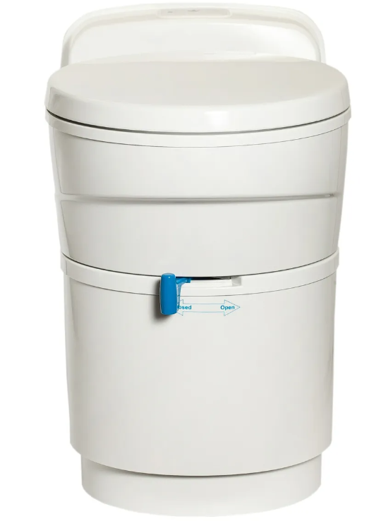 Vaso sanitário cassete luxo com caixa de detritos e porta de serviços